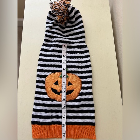 Halloween Sweater with Hood. - Picture 6 of 9